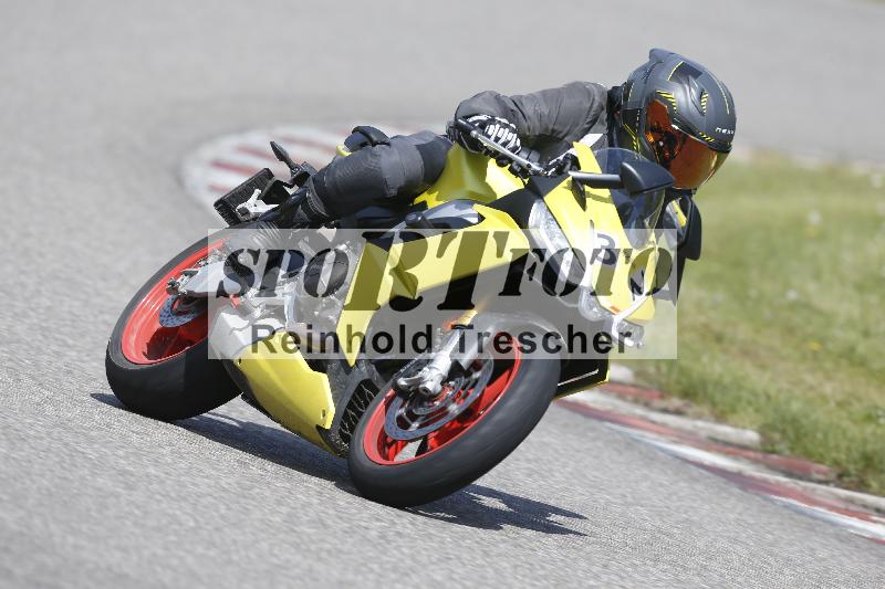 Archiv-2025/09 22.04.2025 Cornu Master School ADR/gruen-vert/32